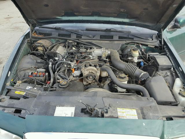 2FAFP73W2YX132484 - 2000 FORD CROWN VICT GREEN photo 7