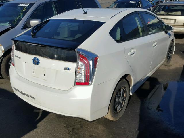 JTDKN3DU9F0470478 - 2015 TOYOTA PRIUS WHITE photo 4