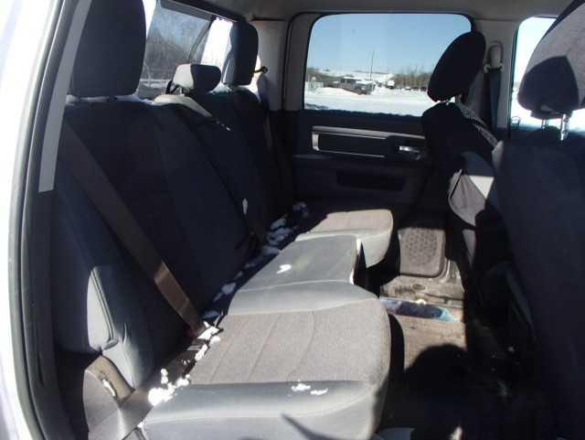 3C63R3HLXHG669846 - 2017 RAM 3500 SLT SILVER photo 6