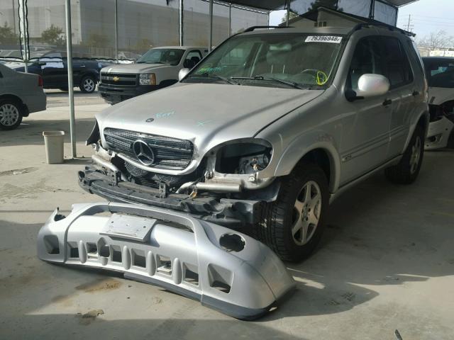 4JGAB54E91A266366 - 2001 MERCEDES-BENZ ML 320 SILVER photo 2