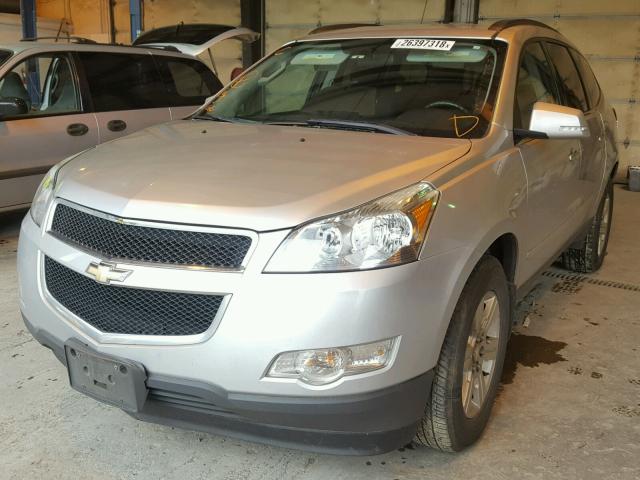 1GNKVGED3BJ301624 - 2011 CHEVROLET TRAVERSE L SILVER photo 2