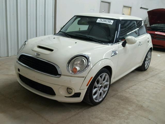 WMWMF73558TV38930 - 2008 MINI COOPER S WHITE photo 2