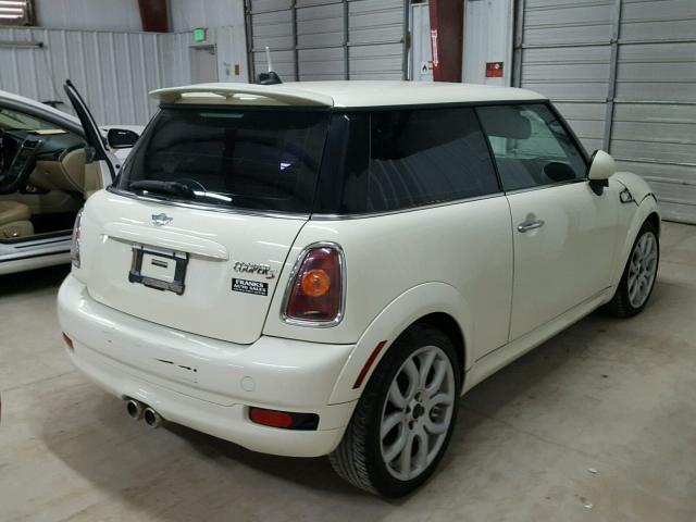 WMWMF73558TV38930 - 2008 MINI COOPER S WHITE photo 4