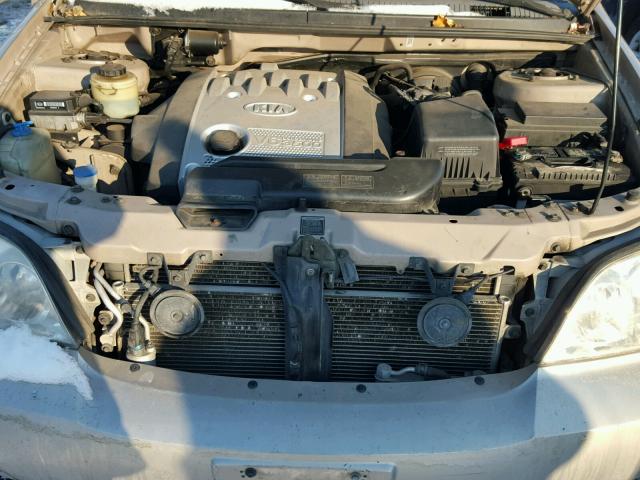 KNDUP131326103663 - 2002 KIA SEDONA EX TAN photo 7