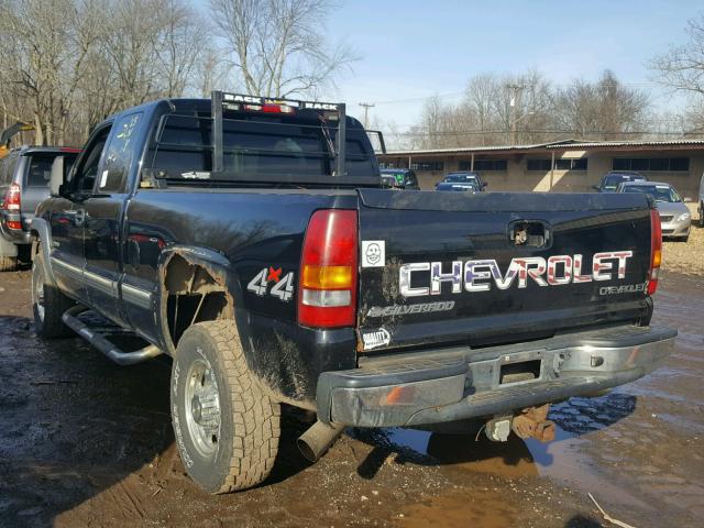 1GCHK29U52E220688 - 2002 CHEVROLET SILVERADO BLACK photo 3