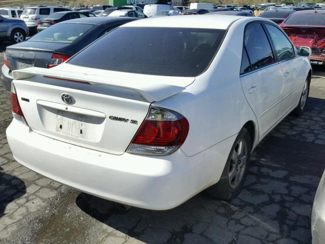 JTDBE32K753011495 - 2005 TOYOTA CAMRY LE WHITE photo 4