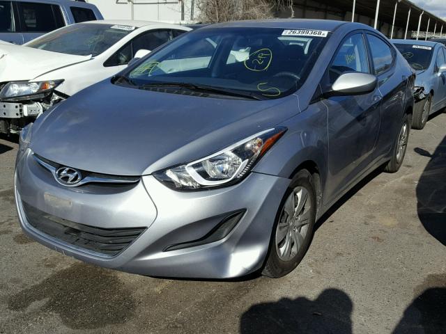 5NPDH4AE9GH746679 - 2016 HYUNDAI ELANTRA SE SILVER photo 2