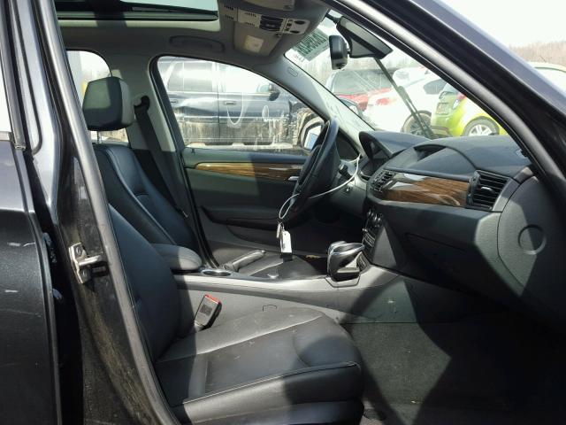 WBAVM5C5XDVV89028 - 2013 BMW X1 XDRIVE3 BLACK photo 5