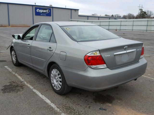 4T1BE32K75U509721 - 2005 TOYOTA CAMRY LE SILVER photo 3