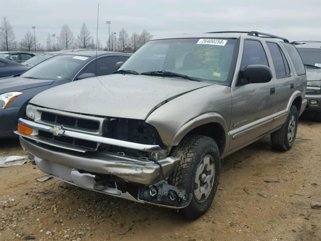 1GNDT13X13K122552 - 2003 CHEVROLET BLAZER GOLD photo 2