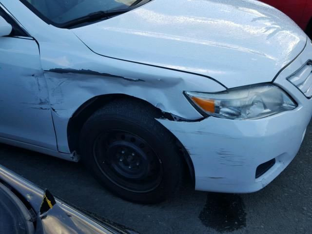 4T1BF3EK3BU683967 - 2011 TOYOTA CAMRY BASE WHITE photo 9