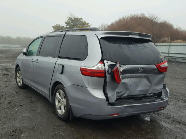 5TDKK3DC6GS757579 - 2016 TOYOTA SIENNA LE SILVER photo 3