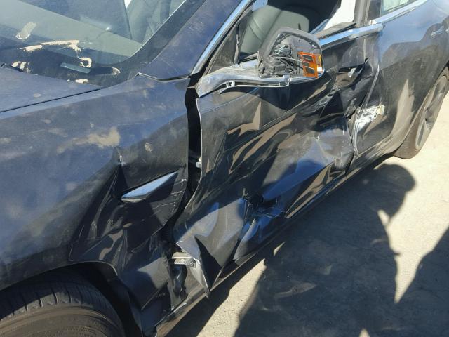 5YJ3E1EA6HF000653 - 2017 TESLA MODEL 3 ნაცრისფერი ფოტო 9