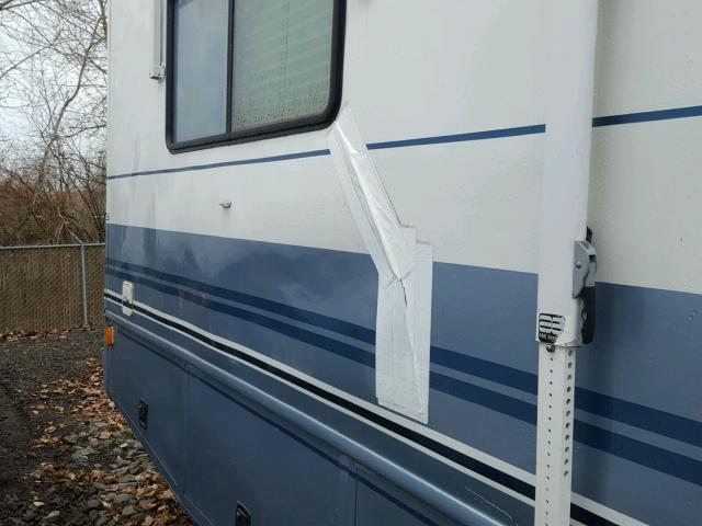 3FCNF53S3YJA01913 - 2000 PACE MOTORHOME WHITE photo 9