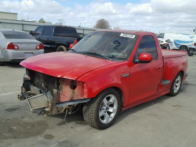 2FTZF073X2CA49904 - 2002 FORD F150 SVT L RED photo 2