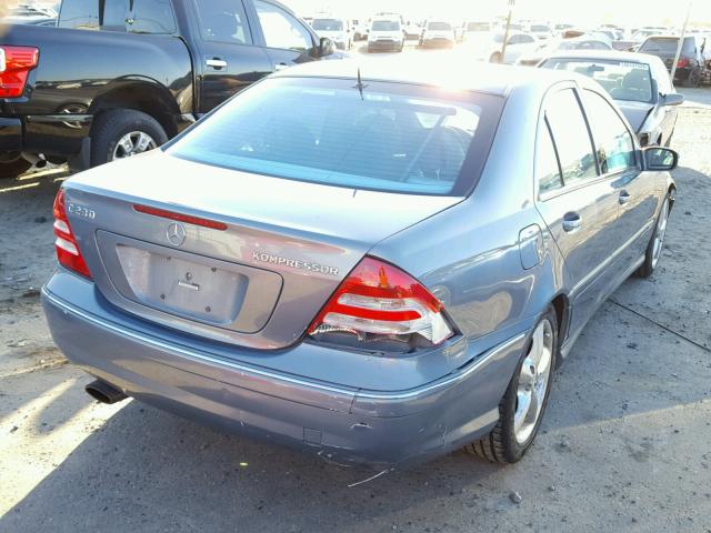 WDBRF40J05F620209 - 2005 MERCEDES-BENZ C 230K SPO BLUE photo 4