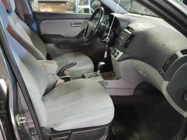 KMHDU46D28U555930 - 2008 HYUNDAI ELANTRA GL GRAY photo 5