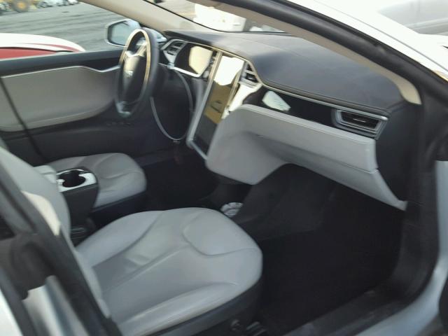 5YJSA1CN1DFP26573 - 2013 TESLA MODEL S GRAY photo 5