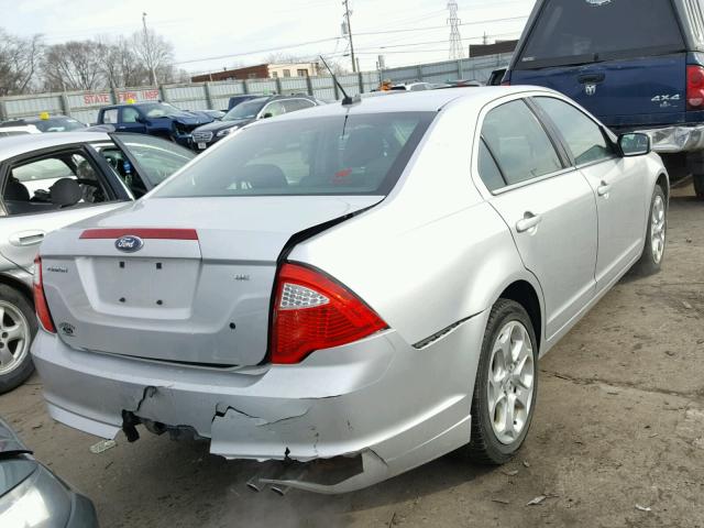 3FAHP0HA3AR389123 - 2010 FORD FUSION SE SILVER photo 4