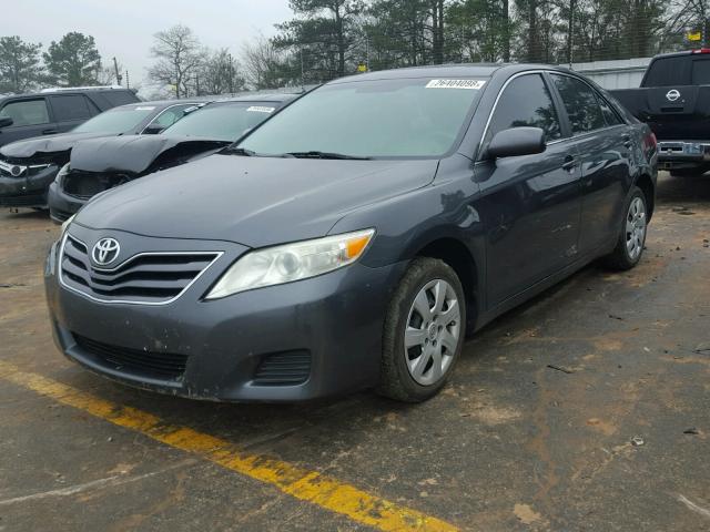 4T1BF3EK2BU120134 - 2011 TOYOTA CAMRY BASE GRAY photo 2