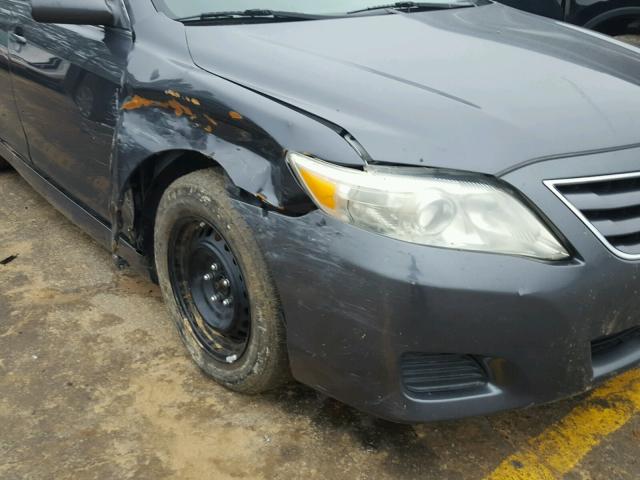 4T1BF3EK2BU120134 - 2011 TOYOTA CAMRY BASE GRAY photo 9