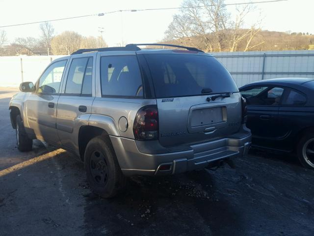 1GNDT13S632370669 - 2003 CHEVROLET TRAILBLAZE SILVER photo 3