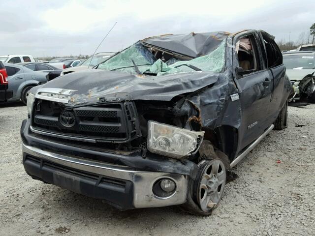 5TFRM5F16AX004698 - 2010 TOYOTA TUNDRA DOU BLACK photo 2