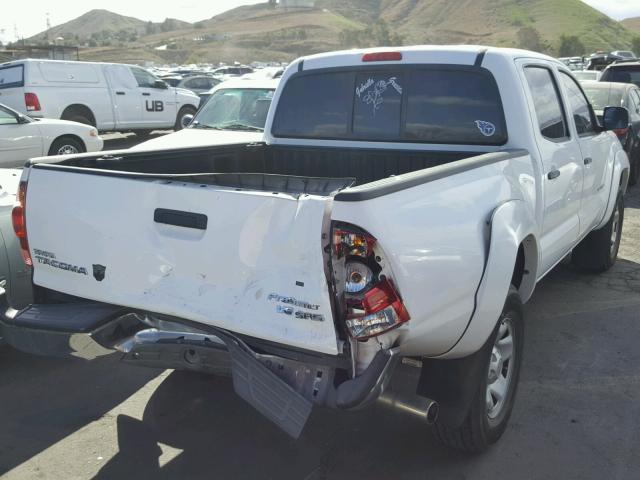 3TMJU62N58M070610 - 2008 TOYOTA TACOMA DOU WHITE photo 4