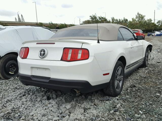 1ZVBP8EN2A5164004 - 2010 FORD MUSTANG WHITE photo 4