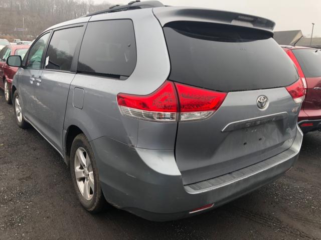 5TDKK3DC0BS095555 - 2011 TOYOTA SIENNA LE GRAY photo 3