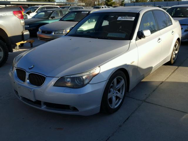 WBANB33515B116177 - 2005 BMW 545 I SILVER photo 2