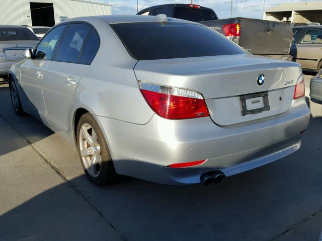 WBANB33515B116177 - 2005 BMW 545 I SILVER photo 3