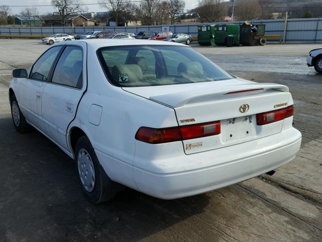 4T1BG22KXWU384722 - 1998 TOYOTA CAMRY CE WHITE photo 3