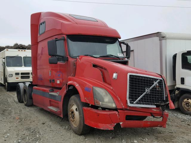 4V4NC9GH05N370361 - 2005 VOLVO VN VNL RED photo 1