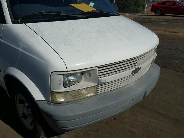 1GCDM19W41B125785 - 2001 CHEVROLET ASTRO WHITE photo 9