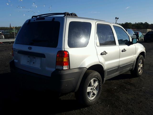 1FMYU92Z25DA21340 - 2005 FORD ESCAPE XLS SILVER photo 4