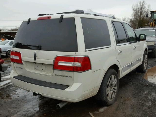 5LMFU28548LJ02916 - 2008 LINCOLN NAVIGATOR WHITE photo 4