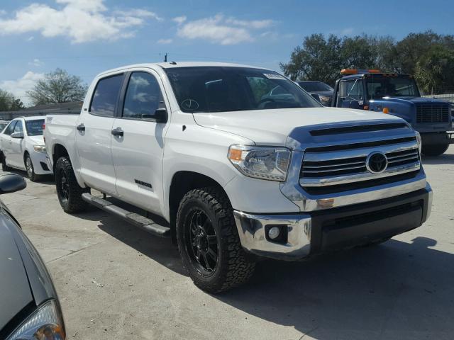 5TFEM5F15HX114411 - 2017 TOYOTA TUNDRA CRE WHITE photo 1