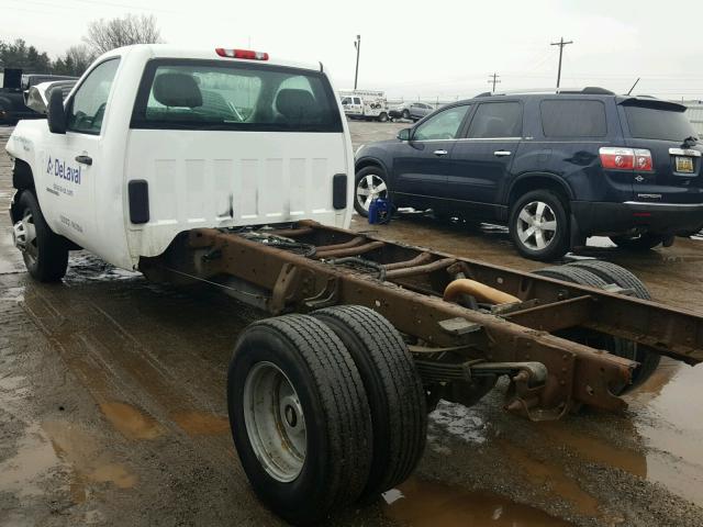 1GB3CZCG8DF227767 - 2013 CHEVROLET SILVERADO WHITE photo 3