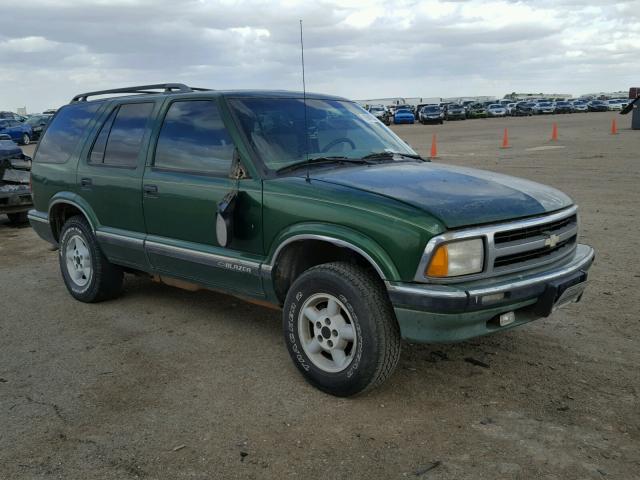 1GNDT13W0V2130104 - 1997 CHEVROLET BLAZER GREEN photo 1