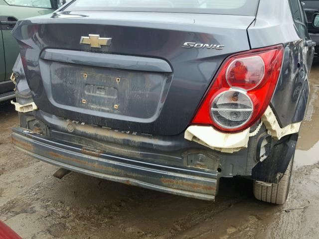1G1JA5SH9D4132375 - 2013 CHEVROLET SONIC LS 石墨色 照片 9