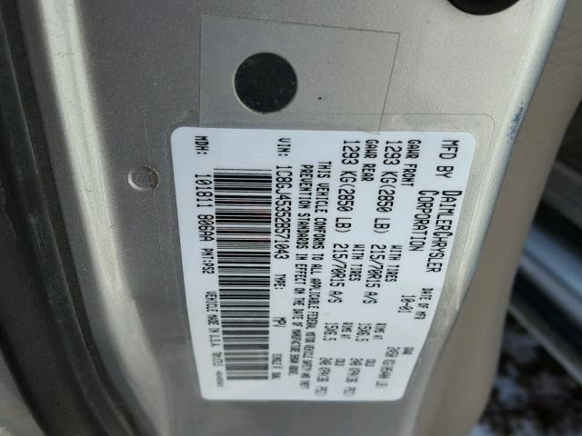 1C8GJ45352B571043 - 2002 CHRYSLER VOYAGER LX SILVER photo 10