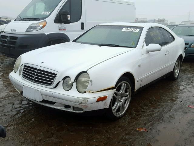 WDBLJ65G4WF038712 - 1998 MERCEDES-BENZ CLK 320 WHITE photo 2