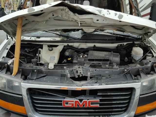 1GD072CG6B1136755 - 2011 GMC SAVANA CUT WHITE photo 7