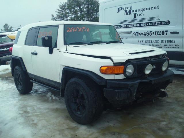 JTEBU11F68K027737 - 2008 TOYOTA FJ CRUISER WHITE photo 1