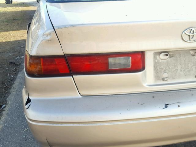 4T1BG28K5XU900557 - 1999 TOYOTA CAMRY CE BEIGE photo 9