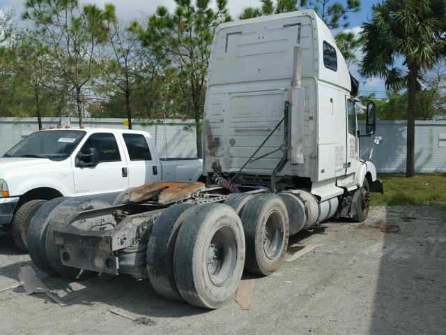 4V4NC9JJ41N258068 - 2001 VOLVO VN VNL WHITE photo 4