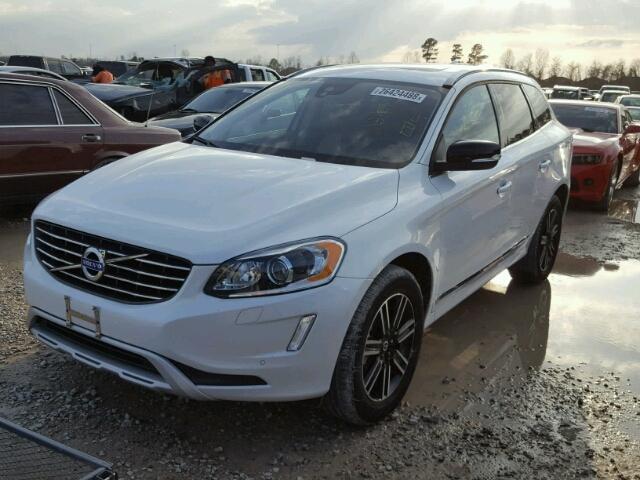 YV440MDR5H2016869 - 2017 VOLVO XC60 T5 WHITE photo 2