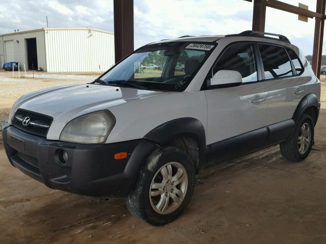 KM8JN72D46U317288 - 2006 HYUNDAI TUCSON GLS WHITE photo 2