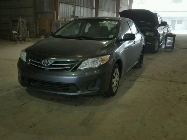 2T1BU4EE8DC925727 - 2013 TOYOTA COROLLA BA GRAY photo 2